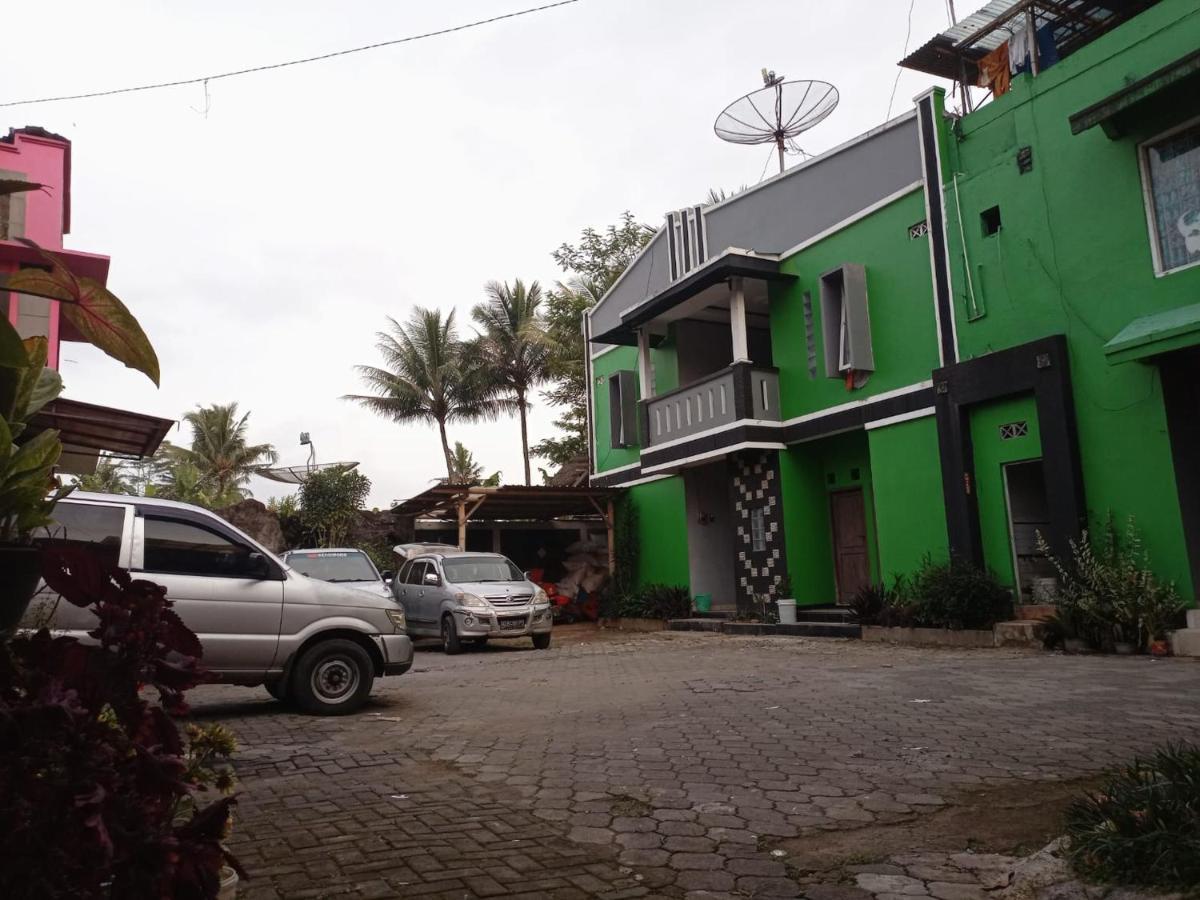 Wisma Zahira Wonosobo Bagian luar foto